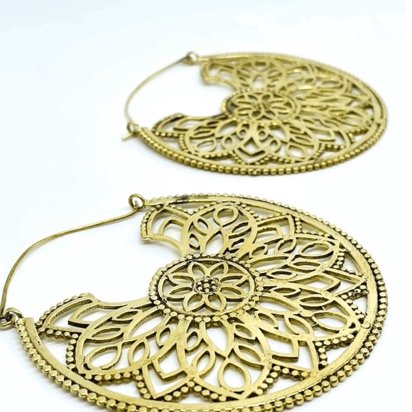 Handmade BOHO Brass Mandala Round Dangle Earrings - Nickel Free - Picture 1 of 4